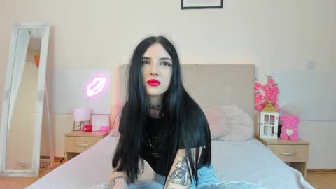 Tiffani online show from April 10, 12:32 pm