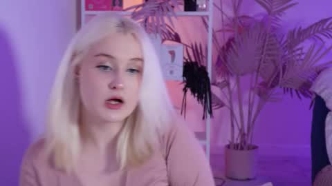 tiffanyjons online show from March 12, 5:38 pm