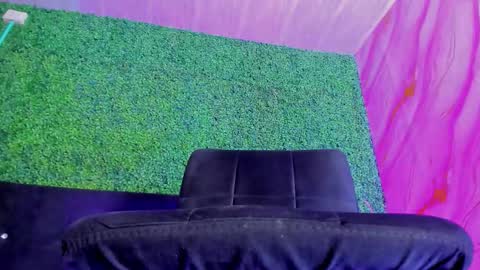 tiffanyy_deluxe online show from March 24, 5:41 pm