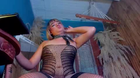 tiffanyy_deluxe online show from January 15, 4:16 pm