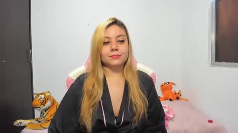 Ana online show from February 25, 2:26 pm