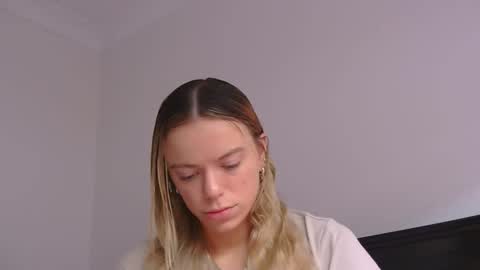 Tily Love online show from May 28, 3:04 am