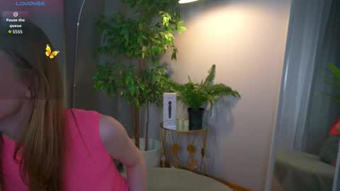 tina_tayllor__ online show from December 5, 2:26 pm