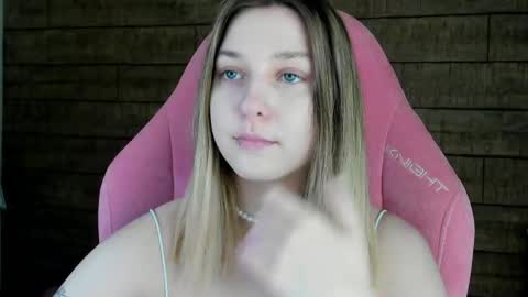 TinaBurton online show from June 7, 4:01 pm