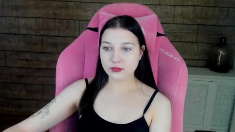 TinaBurton online show from November 26, 4:15 pm