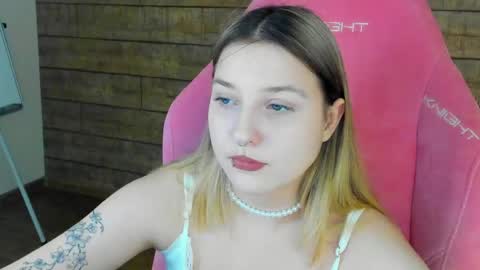 TinaBurton online show from May 6, 6:03 pm