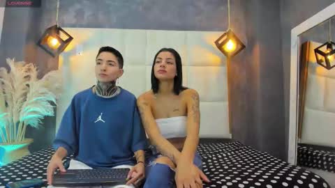 Snapshot of tinny_and_candy chatting on October 23, 12:50 pm TINNY AND CANDY online show from October 23, 12:50 pm