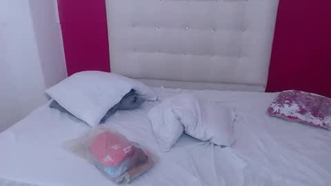 Snapshot of tiny_whore18 chatting on September 20, 6:38 am tiny_whore18 online show from September 20, 6:38 am