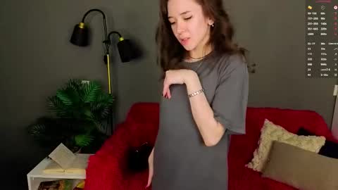 Annie online show from March 5, 8:51 pm