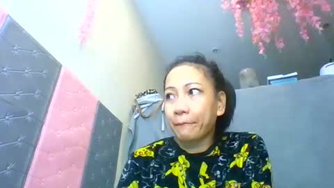Tinyasian911718 sweetinyasian instagram online show from January 4, 6:40 pm