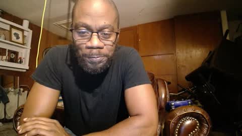 tinycock_1979 online show from October 27, 8:47 am