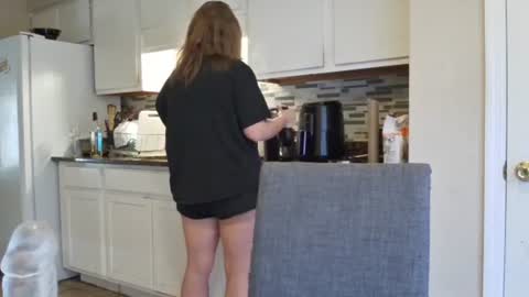 tinywithtiddies online show from November 17, 5:04 pm