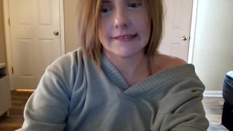 tinywithtiddies online show from May 15, 4:10 am