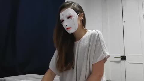 Tinks online show from November 11, 9:50 pm