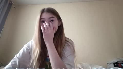 Hi Im Carry 18 years old online show from November 5, 7:10 am