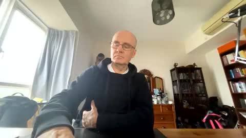 TKSnoopy online show from February 8, 2:15 am