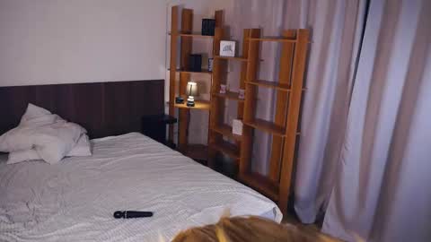 Mary online show from November 27, 6:54 am