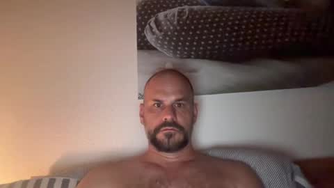 zurichcouple online show from August 6, 10:08 pm
