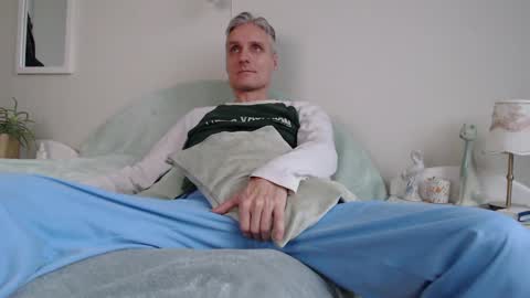 Daniel Bisexual uncut 20cm online show from January 25, 8:00 am