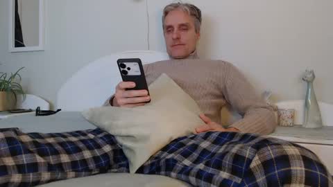 Daniel Bisexual uncut 20cm online show from December 26, 3:20 pm