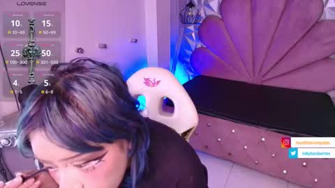 toky         online show from November 15, 8:21 pm