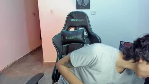 Snapshot of tokyo_uwu chatting on February 19, 2:12 am sofi 3 online show from February 19, 2:12 am