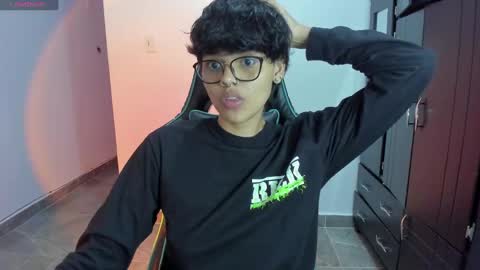 Snapshot of tokyo_uwu chatting on January 13, 3:01 am sofi 3 online show from January 13, 3:01 am