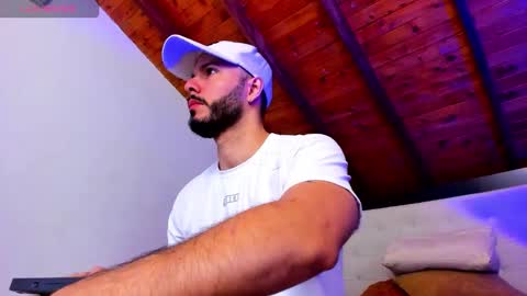   online show from February 3, 12:42 pm