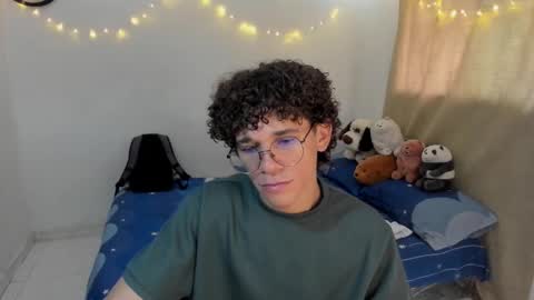 Tom Blue online show from February 4, 4:44 pm