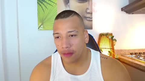 Snapshot of tom_muscle1 chatting on February 14, 11:53 am Tom muscle1 online show from February 14, 11:53 am