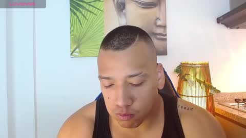 Snapshot of tom_muscle1 chatting on March 9, 12:20 pm Tom muscle1 online show from March 9, 12:20 pm