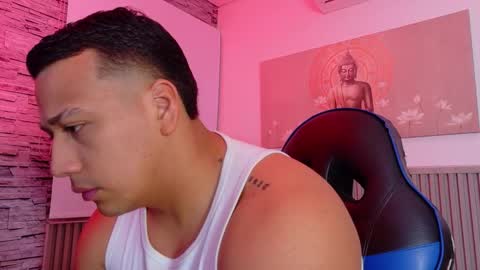 Tom muscle1 online show from December 3, 11:55 am