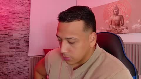 Tom muscle1 online show from November 26, 12:13 pm