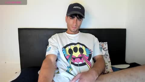 Snapshot of tom_walton chatting on February 7, 3:55 am tom online show from February 7, 3:55 am