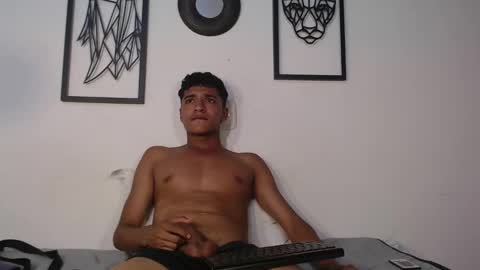 Snapshot of tomas_guebara chatting on October 22, 8:54 pm tomas_guebara online show from October 22, 8:54 pm