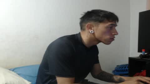 tomas_turbado_ online show from April 8, 7:55 am