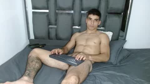 tomaz_18 online show from March 18, 12:16 am