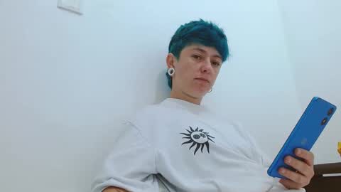 Blue online show from February 20, 9:06 pm