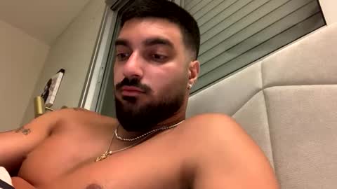 tomerbg798 online show from June 7, 10:48 pm