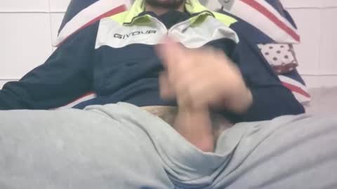 Snapshot of tommaso9046 chatting on February 14, 5:14 pm tommaso9046 online show from February 14, 5:14 pm