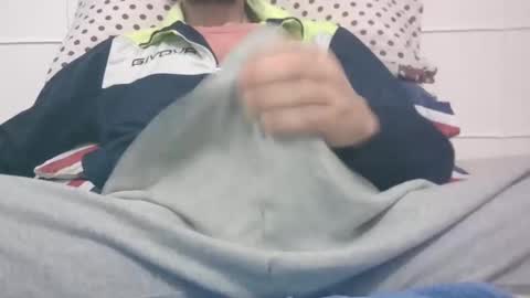 Snapshot of tommaso9046 chatting on March 2, 4:21 pm tommaso9046 online show from March 2, 4:21 pm