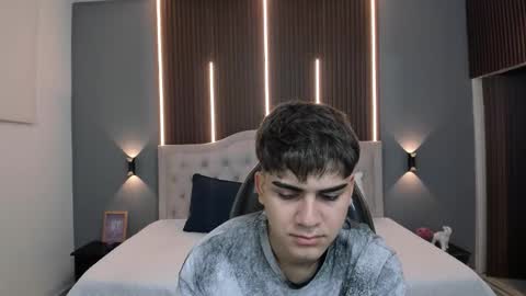 Tommy  online show from December 19, 3:35 am