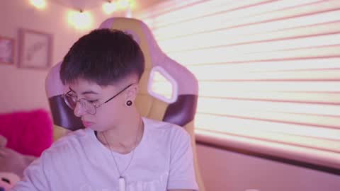 Blue  online show from April 1, 1:41 pm