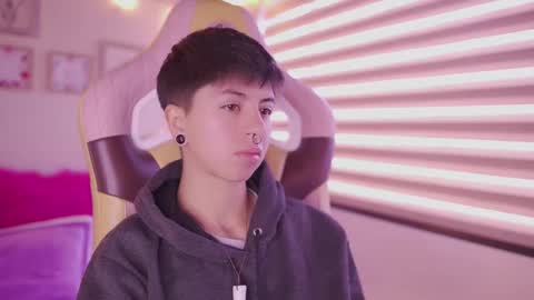 Blue  online show from March 6, 12:48 pm