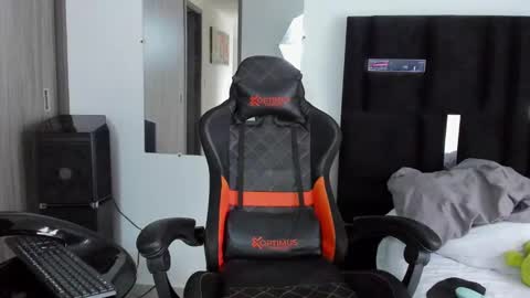   online show from February 13, 4:07 pm