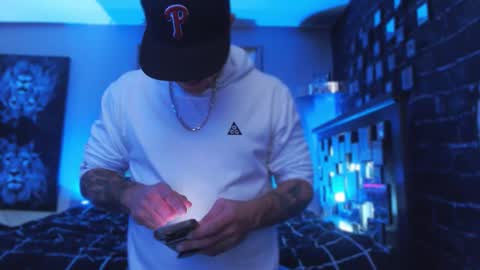 Tommy online show from December 15, 3:08 pm