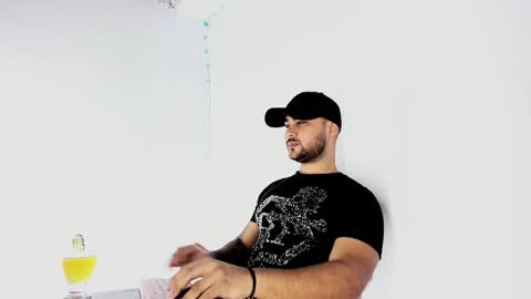 tommy_sccott online show from September 14, 11:28 pm