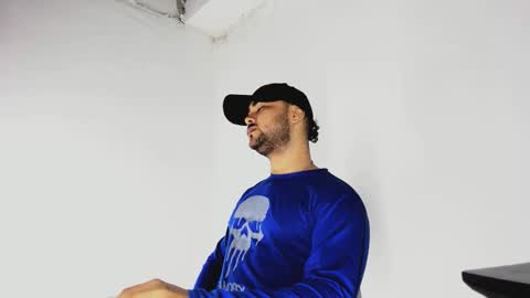 tommy_sccott online show from November 5, 10:01 pm