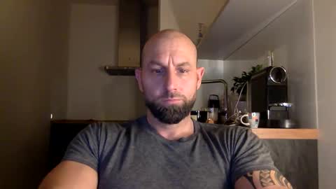 Snapshot of tommyx01 chatting on February 20, 8:14 pm Thomas Fit online show from February 20, 8:14 pm