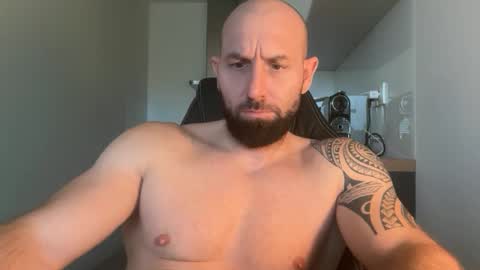 Snapshot of tommyx01 chatting on October 14, 12:52 pm Thomas Fit online show from October 14, 12:52 pm